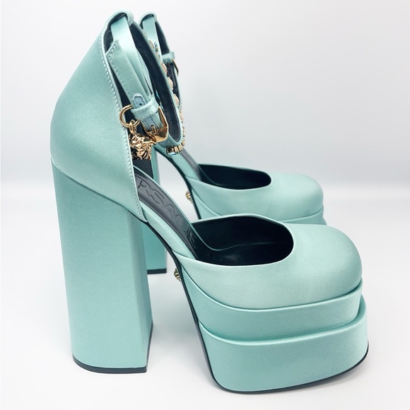 VERSACE
Medusa Aevitas satin platform pumps - Picture 6 of 12